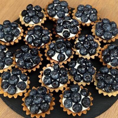 Тарталетка с голубикой в Искра по цене 220 ₽