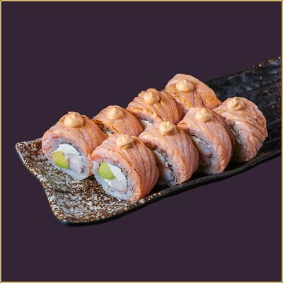 Ролл Филадельфия с креветкой опаленный в Happy Fish Premium по цене 1103 ₽