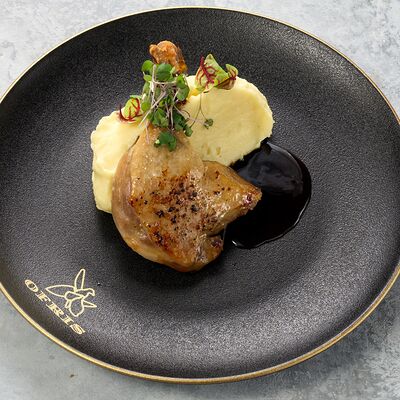 Утиная ножка конфи в гранатовом демиглясев Ofris по цене 1990 ₽