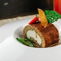 Медовый рулет с карамелью в Saint Jacques