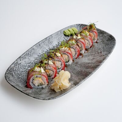 Опаленный тунец с крабом в Under the sea по цене 1130 ₽