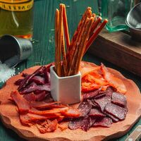 Мясная тарелка к пенному в Ohooligans