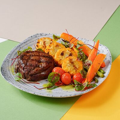 Стейк Миньон в Зоя в планке по цене 1900 ₽