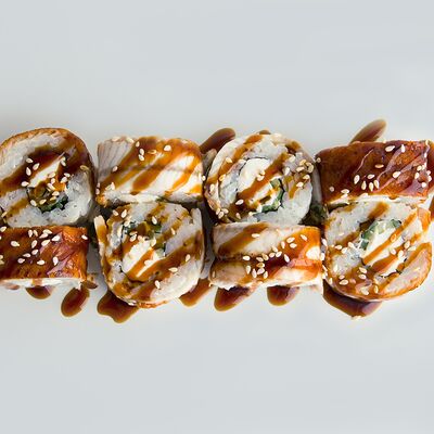 Ролл Филадельфия с угрём в Mad Chicken по цене 450 ₽