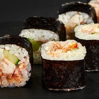 Маки с угрем в Bao по цене 279 ₽