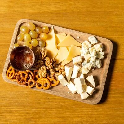 Сырная тарелка в Lil Brazil по цене 990 ₽