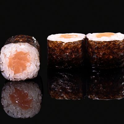 Сяке Маки в M-City resto grill bar по цене 490 ₽