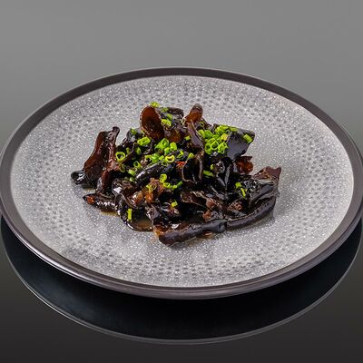 Салат из грибов Муэр в OUGI по цене 340 ₽