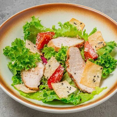 Салат Цезарь с цыплёнком в Курагадиван по цене 650