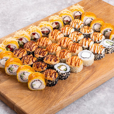 Набор Один килограмм hot в СушиGood по цене 1549 ₽