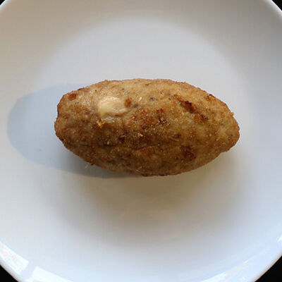 Куриная котлета с сыром в Джон Вкусный по цене 14000 ₽