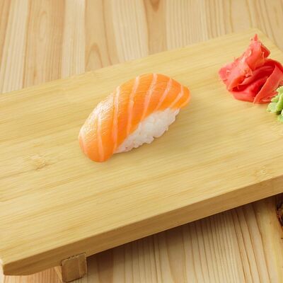 Суши лосось в Вкусные Суши Premium по цене 140