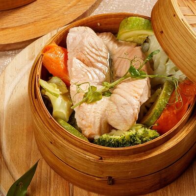 Филе лосося с овощами на пару в Сорренто по цене 1290 ₽