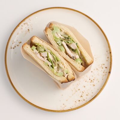 Сэндвич с курицейв Кофе Крафт по цене 530 ₽