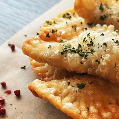 Мини-чебуреки в Piazza Stellare по цене 330 ₽