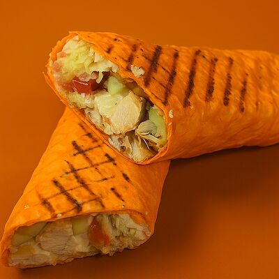 Шаурма в сырном лавашев Бистро по цене 360 ₽