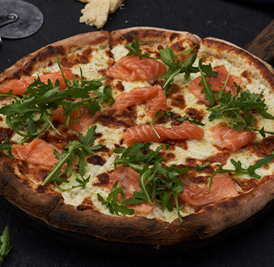 Пицца с лососем 23 см в Mojo по цене 410