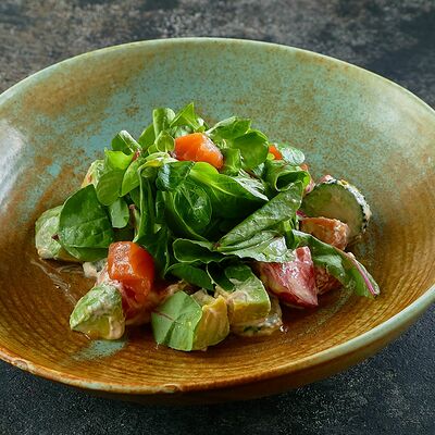 Салат с копченым лососем в ЛарисуВаннуХочу по цене 650