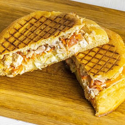 Гирос с курицей и сыром в Шашлык №1 по цене 320 ₽