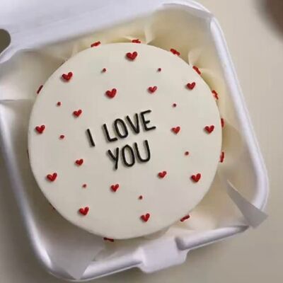 Бенто-торт С любовьюв Yani Cake Lab по цене 1800 ₽