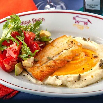 Треска с пюре и тыквенным соусомв Мама Рома по цене 695 ₽