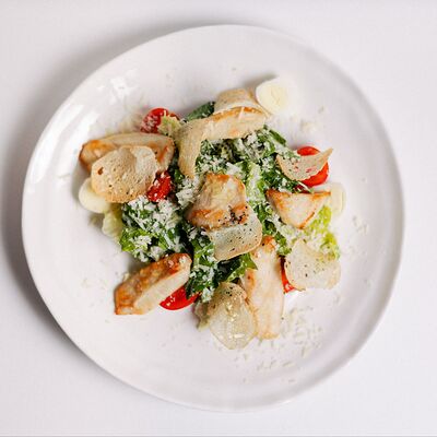 Салат Цезарь с курицей в The Times Home по цене 1190 ₽