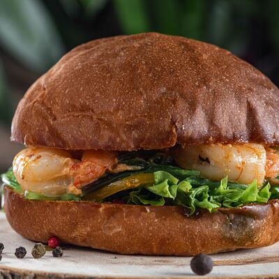 Бургер Том ям с креветками в Mesto Burger по цене 390