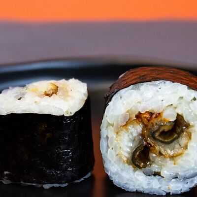 Унаги-маки в SushiShark по цене 359 ₽