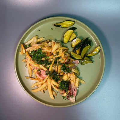 Жарёха с беконом в Парнас по цене 420 ₽