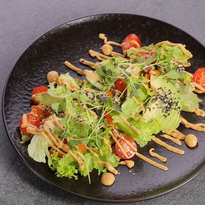 Салат с телятинойв Mir love по цене 940 ₽