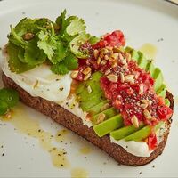 Авокадо-тост в Nobo