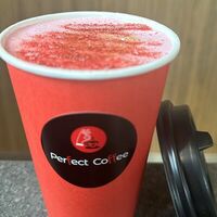 Латте Клубничный торт в Perfect Coffee