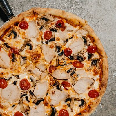 Пицца Том Ям в Smile по цене 930 ₽