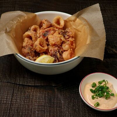 Кальмары темпура, лимон в Dacha restaurant по цене 970 ₽