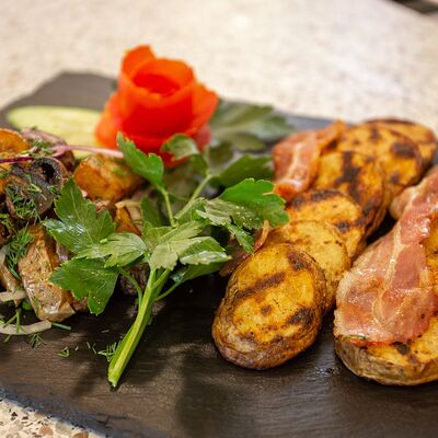 Картошка с грибами в Гурман по цене 270 ₽