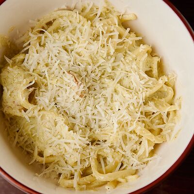 Паста с креветками и соусом песто в Menthol по цене 555 ₽