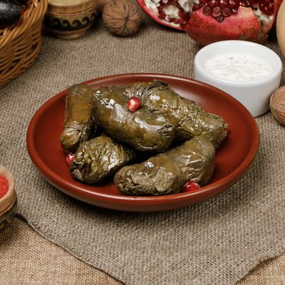 Долма в нежных винoградных листьях в Шашлычный дворик по цене 361 ₽