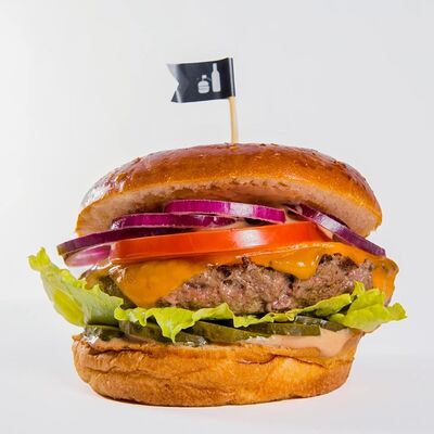 Классический бургер в Бюро Бургеры и Бар по цене 710 ₽