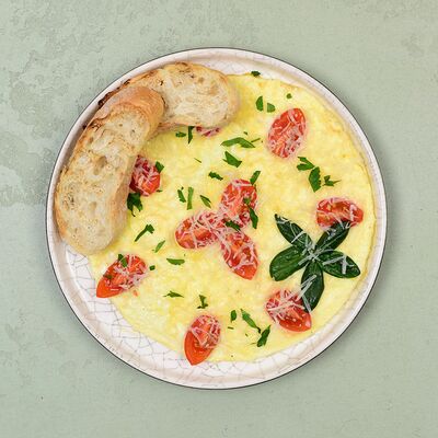 Фриттата с моцареллой в Пармезан и пури по цене 250 ₽