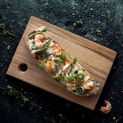 Брускетта с Креветками в Траттория Ла Вилла по цене 495 ₽