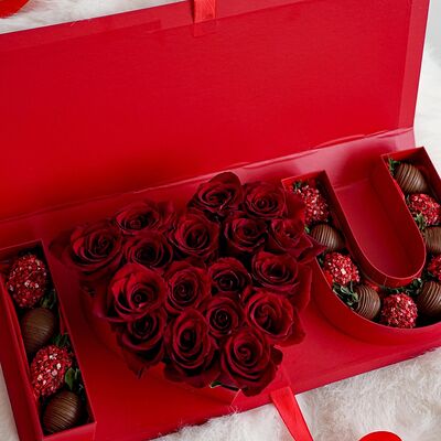 Бокс l love you с красной розойв SOK - клубника в шоколаде по цене 10990 ₽