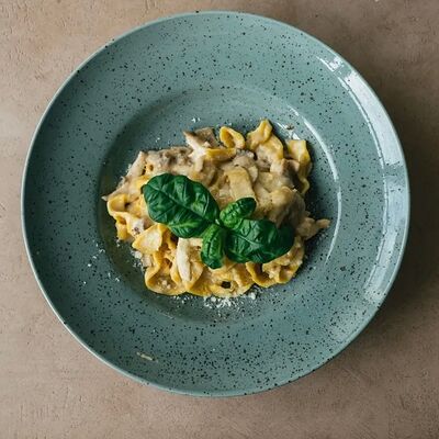 Паппарделле с цыпленком и шампиньонами в Semplice Secondfloor по цене 430 ₽