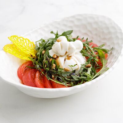 Буррата с томатами и руколой в Letto по цене 1600 ₽