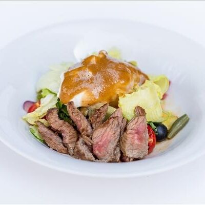 Теплый салат с говядиной в Волконский по цене 1110 ₽