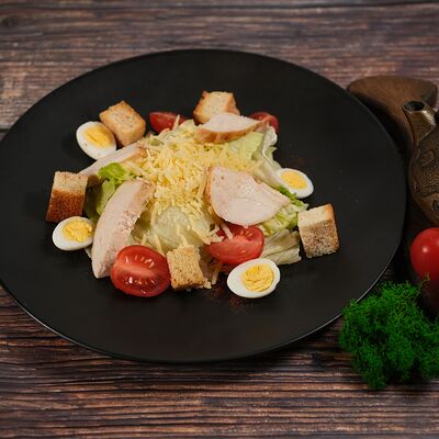 Салат Цезарь с курицей в Японский городовой 64 по цене 345 ₽