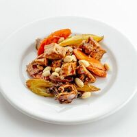Курица Wok с овощами и арахисом в Уха из петуха