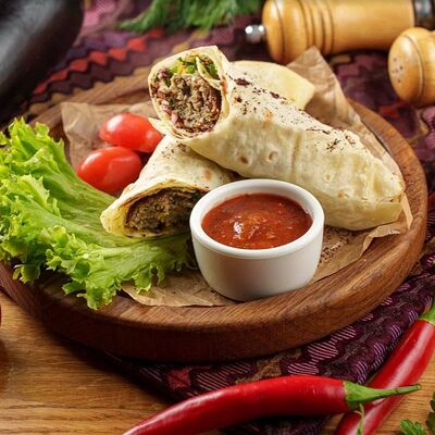 Люля-кебаб из говядины и свинины в лаваше в КинZa-Dза по цене 690 ₽