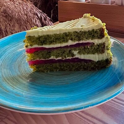 Торт фисташковый в Пейкофское по цене 320 ₽