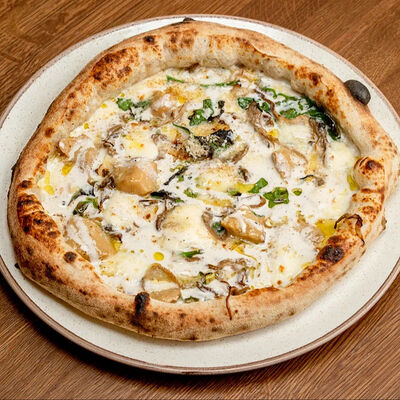 Пицца Белые грибы в Il Pizzaiolo по цене 880 ₽