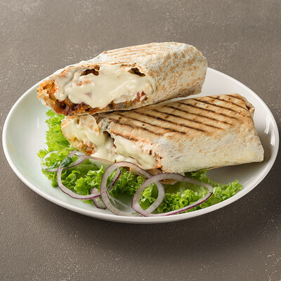 Шаурма из курицы в Мясо на углях Армянская кухня по цене 350 ₽